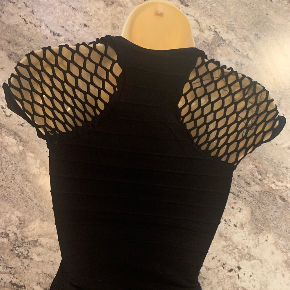 Seamless Net Top - Picture 2 of 9
